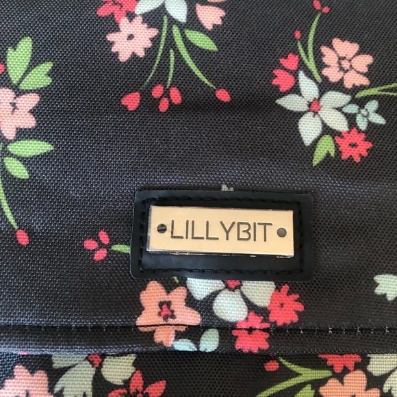 New Lilly Bit Diaper Bag Clutch Convertible Folding Shoulder Strap Changing Pad - Picture 9 of 12